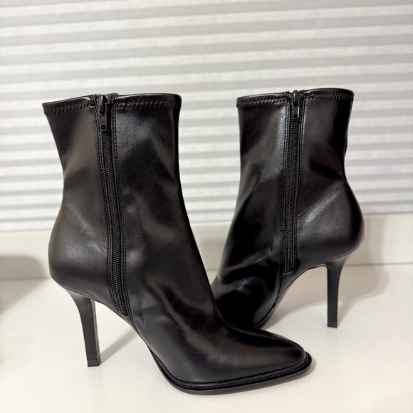 Zara Women’s Sleek Black Pointed Heeled Boots - Picture 4 of 9